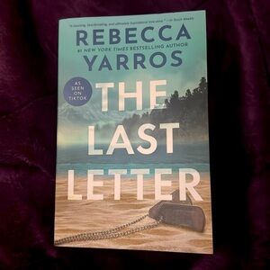 Rebecca Yarros The Last Letter softcover book. Like New! As Seen on TikTok!
